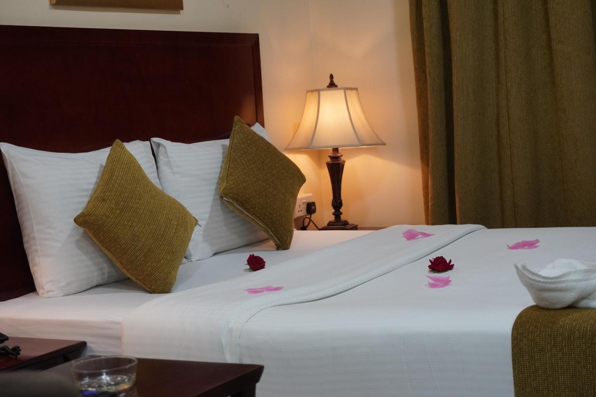 Onyx Hotel Apartments - Maha Hospitality Group Ajman Ngoại thất bức ảnh