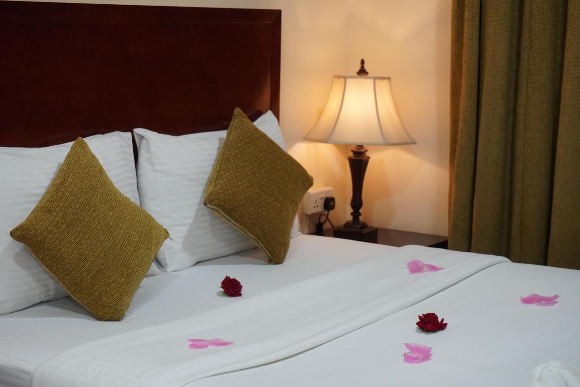 Onyx Hotel Apartments - Maha Hospitality Group Ajman Ngoại thất bức ảnh