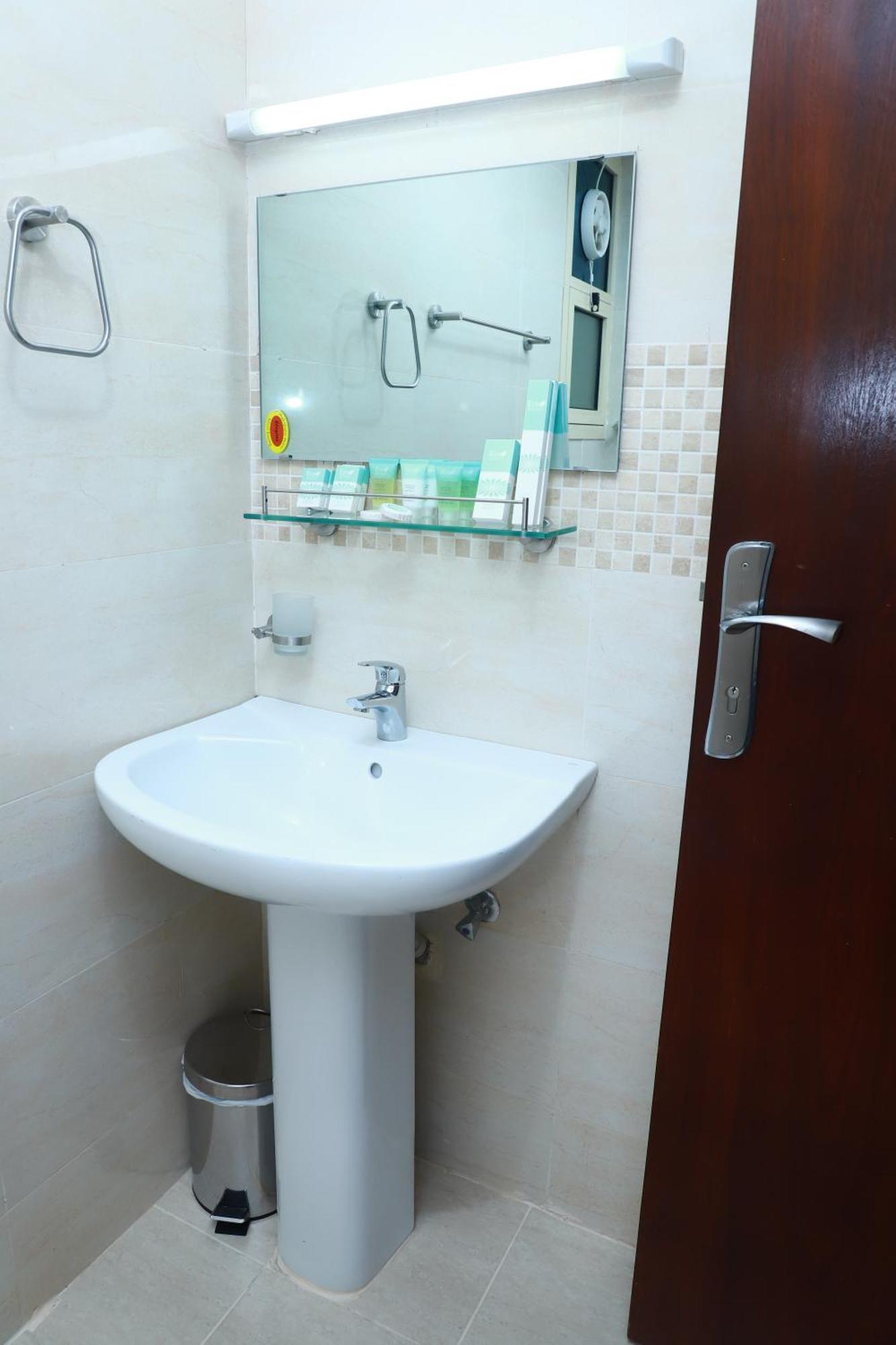 Onyx Hotel Apartments - Maha Hospitality Group Ajman Ngoại thất bức ảnh